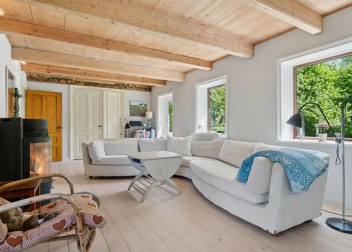 Hébergement de vacances Aarni - 6-5km From The Sea By Interhome Gudhjem